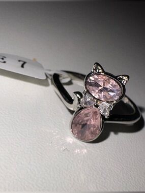 💥2/$33💥 NEW! Charmed Aroma Pink Teardrop & Oval Crystal Cat Ring